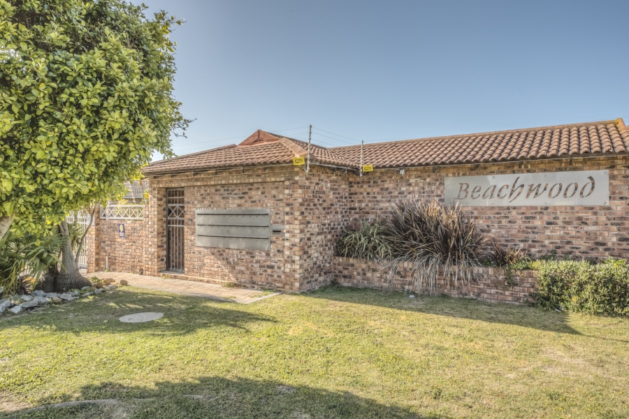 To Let 3 Bedroom Property for Rent in Summerstrand Eastern Cape